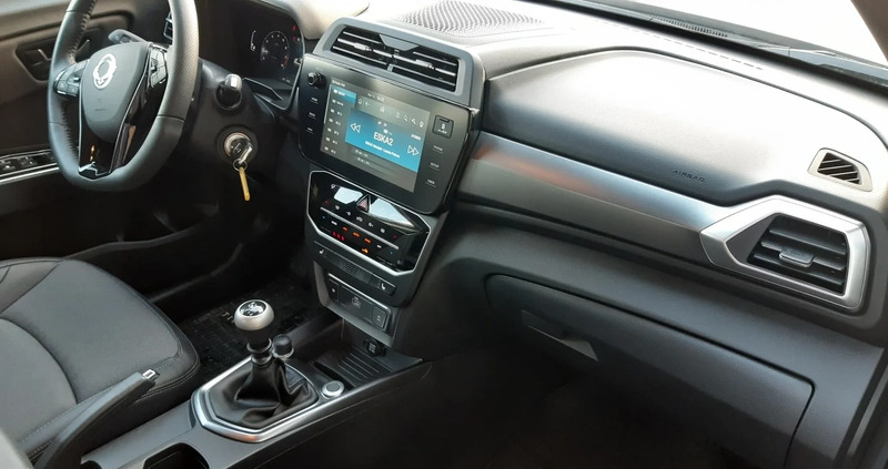 SsangYong Tivoli cena 102900 przebieg: 5500, rok produkcji 2023 z Marki małe 254
